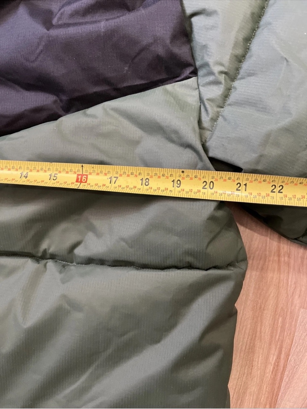 Reebok Olive Green Jacket Reversible with Black Zipper Detailing - Picture 6 of 16